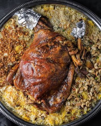 خروف محشي بالمكسارات ( حسب الطلب)